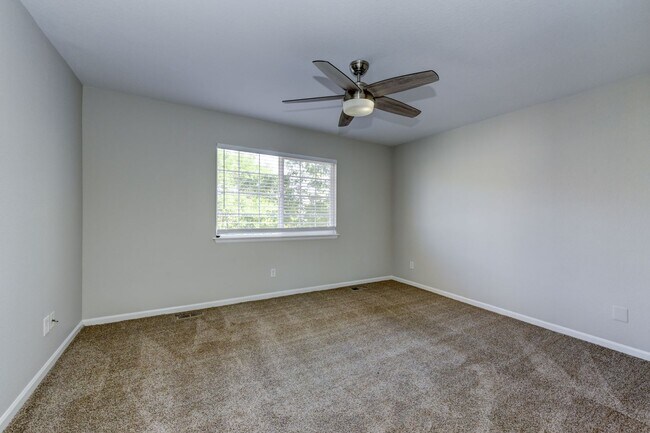 Building Photo - 3 Bed 3 Bath corner Lot in Broomfield! Newly Refinished Wood Floors With Pool!!