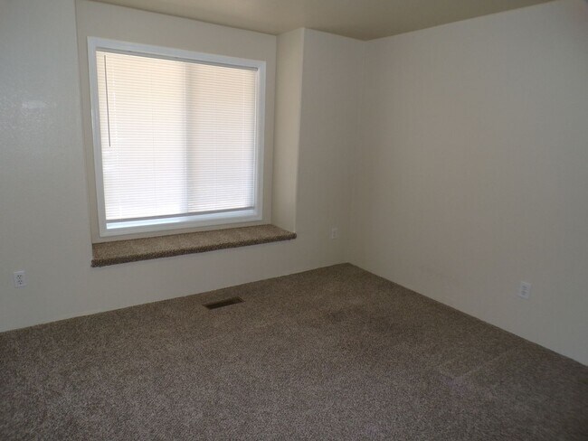 Building Photo - 2640 Montara Dr