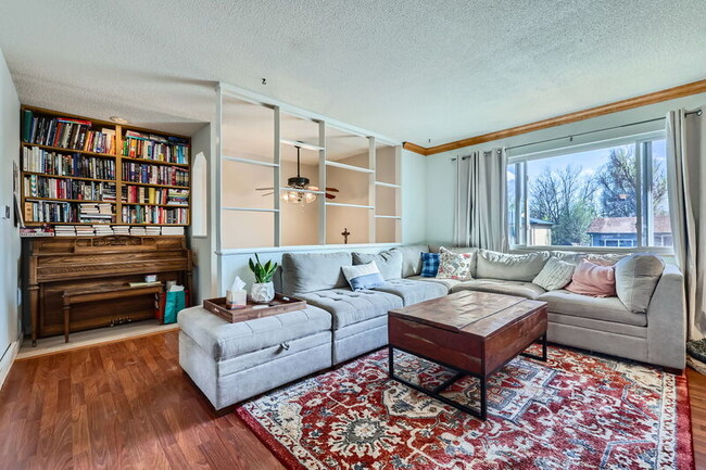 Building Photo - 3830 Pearl Dr