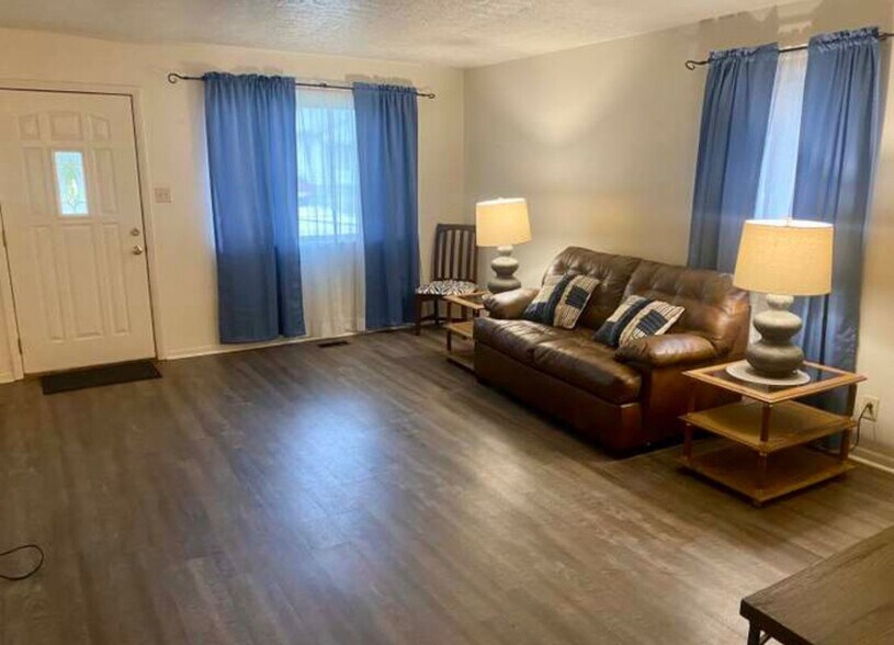 Building Photo - 1038 S Worth Ave