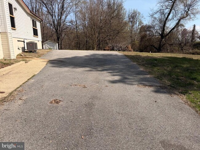 Building Photo - 7285 Clyde Jones Rd