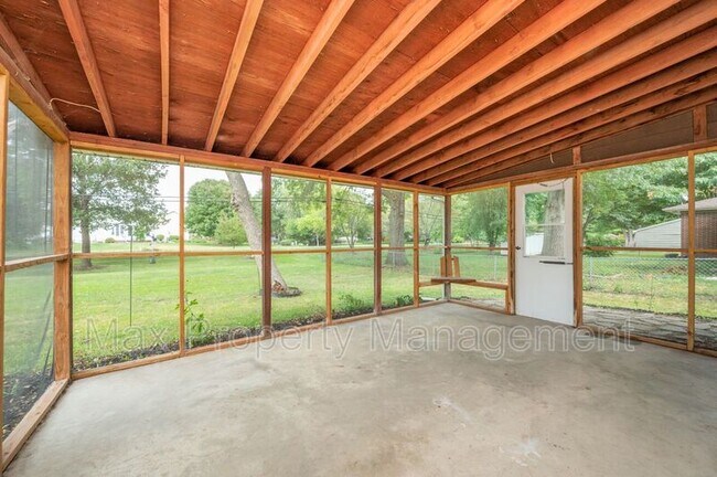 Building Photo - 5707 NW 66th Ave