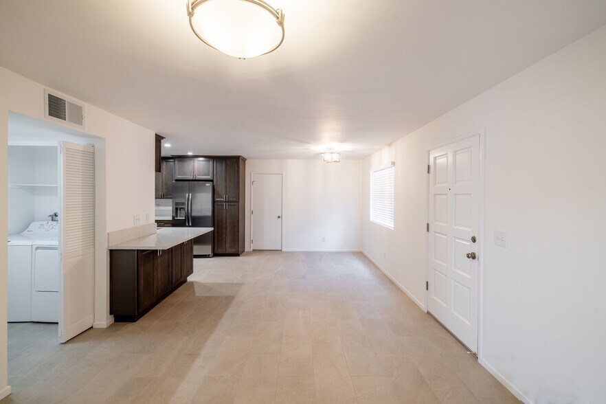 Building Photo - 852 Tamayo Dr