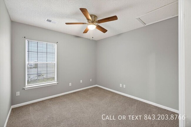 Building Photo - 133 2 Pond Loop