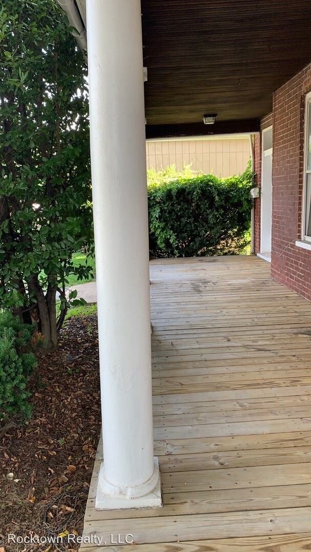 Building Photo - 316 N High St