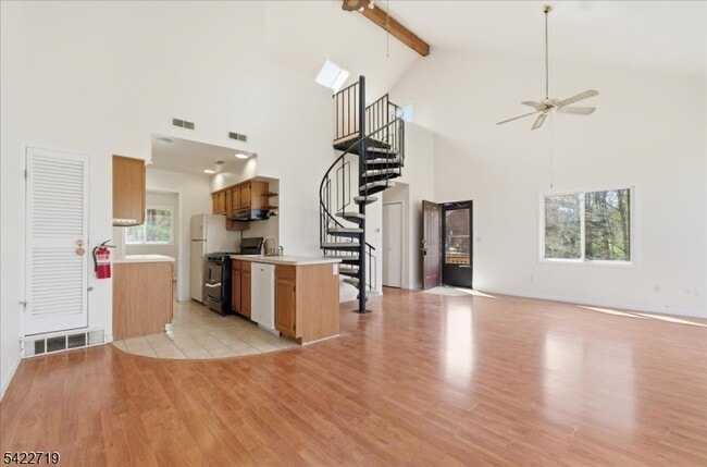 Building Photo - 8 Augusta Dr