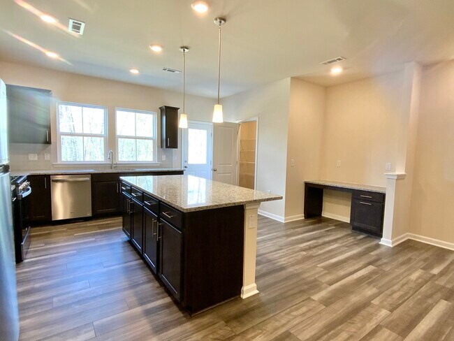 Building Photo - 836 Falls Grove Trl