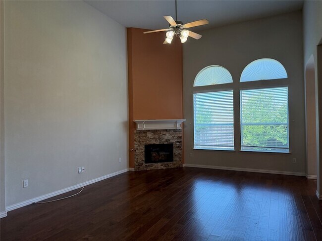 Building Photo - 8373 Brightside Ln