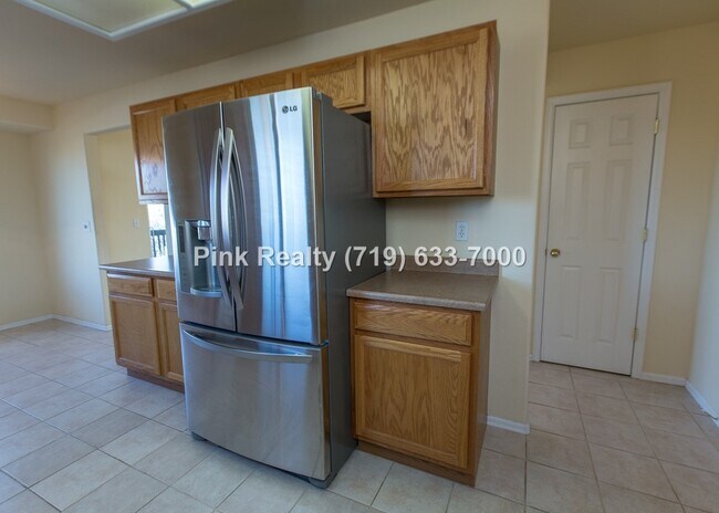 Building Photo - 985 Ridgebury Pl