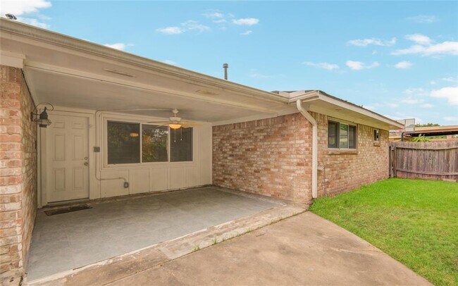 Building Photo - 835 Hidden Canyon Rd