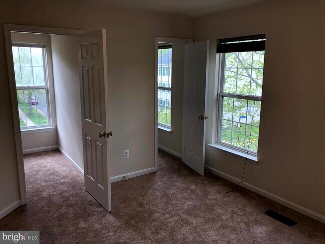 Building Photo - 43533 Mink Meadows St