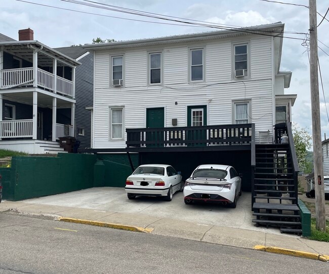 Building Photo - 8 N High St