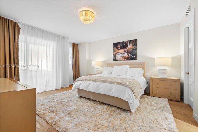 Building Photo - 7916 Fisher Island Dr