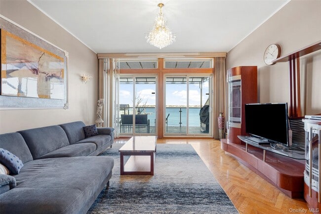 Building Photo - 822 Dean Ave