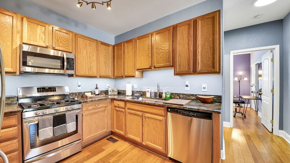 Building Photo - 10350 W 55th Ln