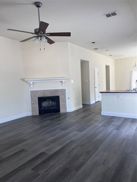 Building Photo - 13728 Village Vista Dr