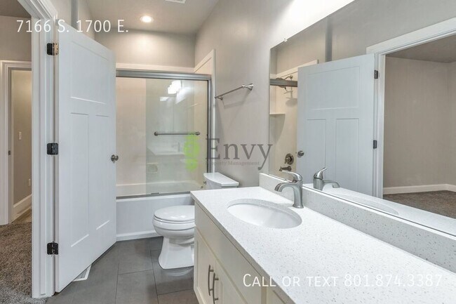 Building Photo - 7166 S 1700 E