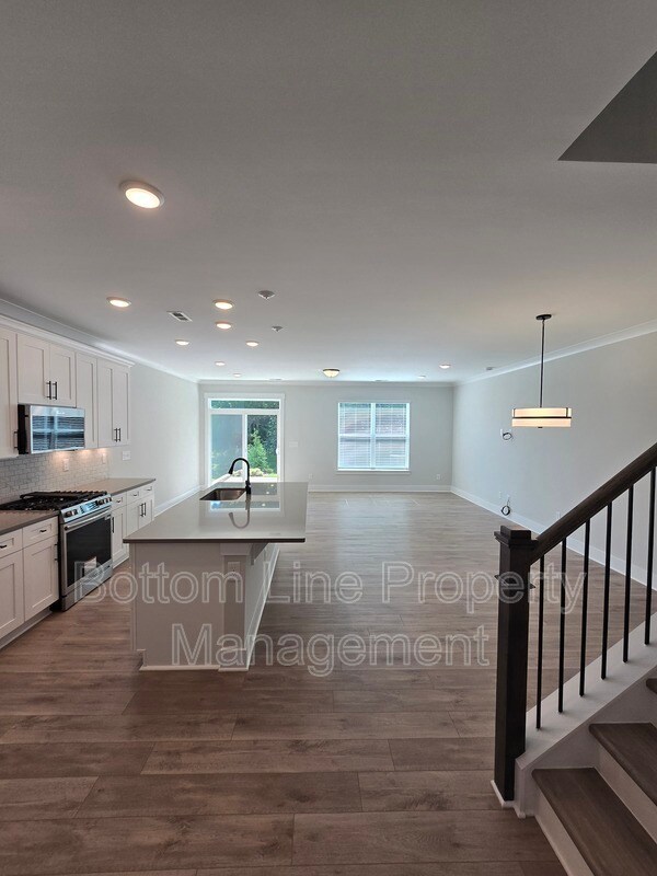 Building Photo - 111 Viburnum Rd