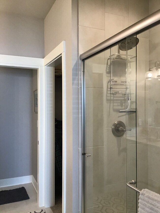 Building Photo - FOR RENT - All Inclusive Owner pays utilities - Furnished 3 bed, 2 bath NorthWest Crossing Townhome