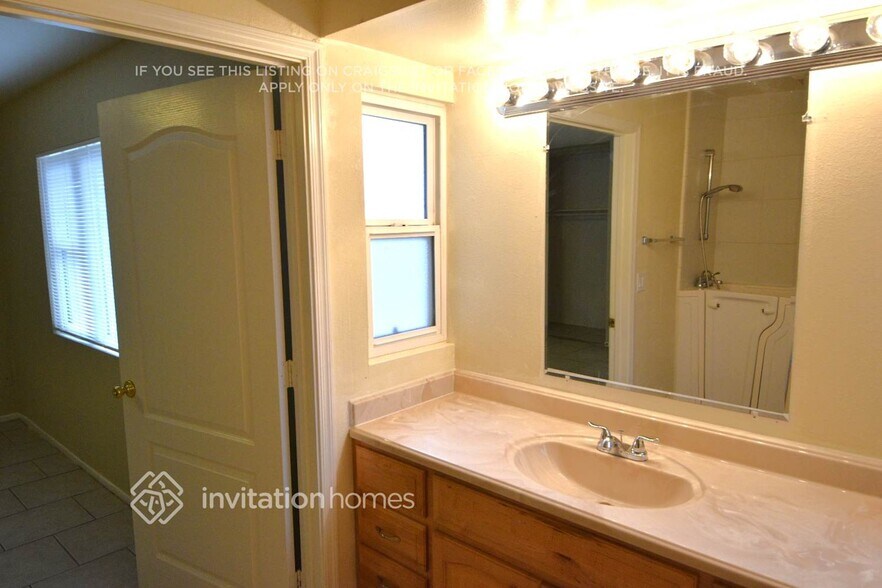 Building Photo - 6007 W Banff Ln.