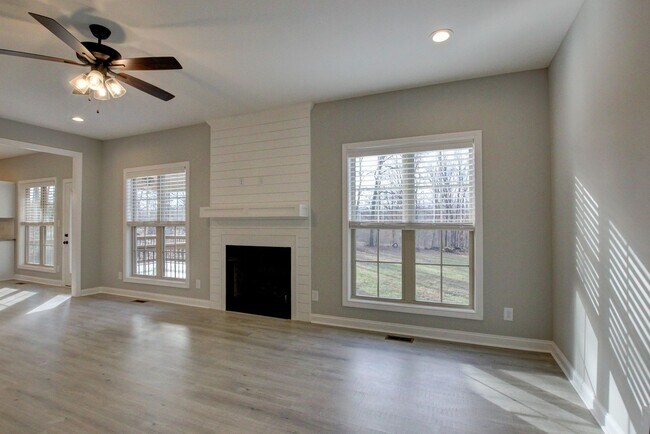 Building Photo - 2086 Ussery Rd S