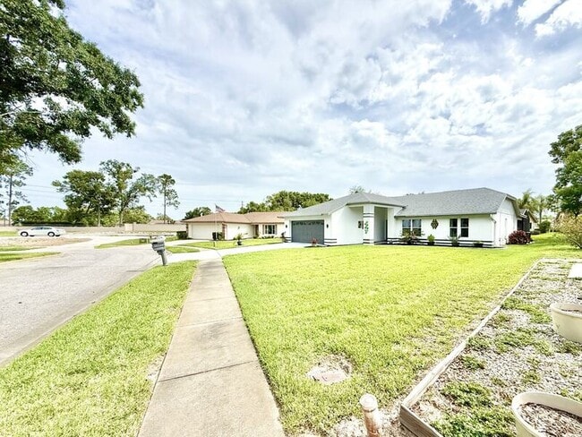 Building Photo - 13642 Dunwoody Ct