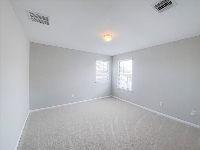 Building Photo - 6227 Carnaby Ln