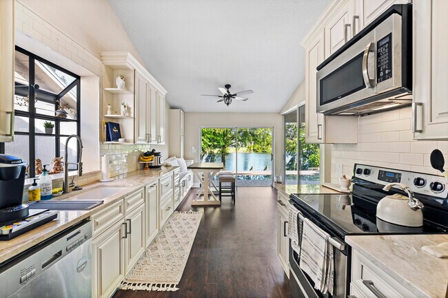 Building Photo - 3220 Tall Timber Dr