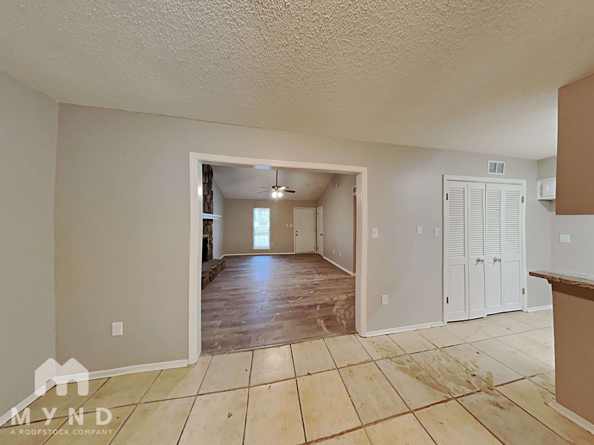 Building Photo - 4912 Summitridge Dr