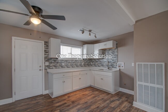 Building Photo - 4306 Louisiana Pl
