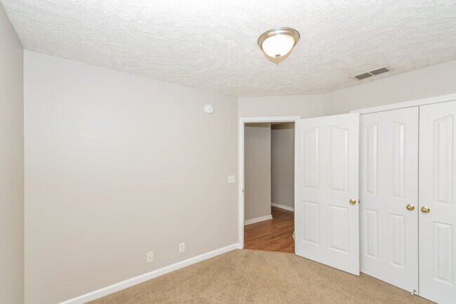 Building Photo - 3019 Wellington Pl