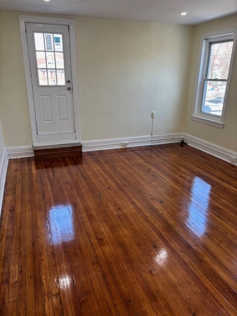 Building Photo - 4742 Richmond St