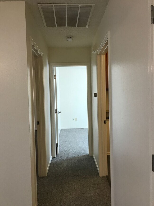 Building Photo - 1500 W Rainey St