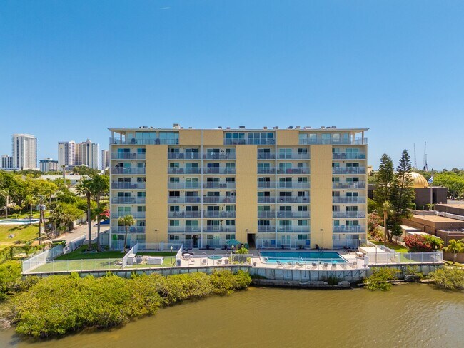 Building Photo - Fully Furnished 1BR/1BA Condo – Riverfront...