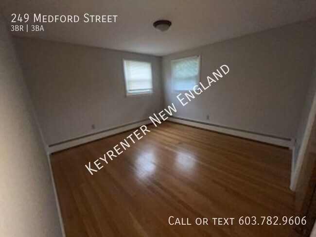 Building Photo - 249 Medford St