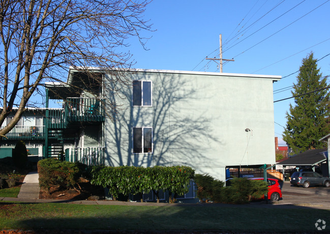 Building Photo - Andrew Barrett Apartments