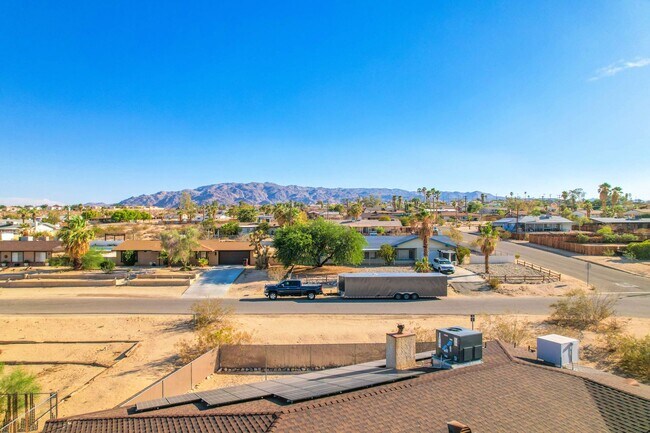 Building Photo - Must See 4 bedroom 2 bath Home