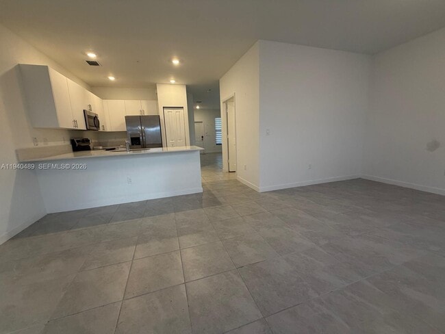 Building Photo - 286 SW 159th Dr