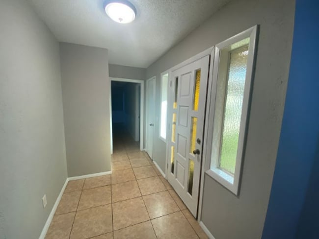 Building Photo - 3 Bedroom 2 Bath home in New Smyrna Beach for RENT!