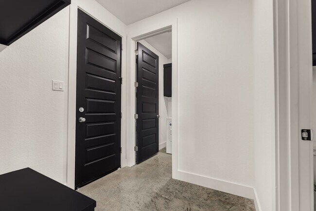 Building Photo - 3003 Alpha Wolf Ct