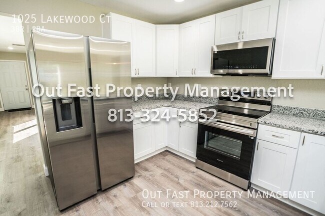 Building Photo - 1025 Lakewood Ct