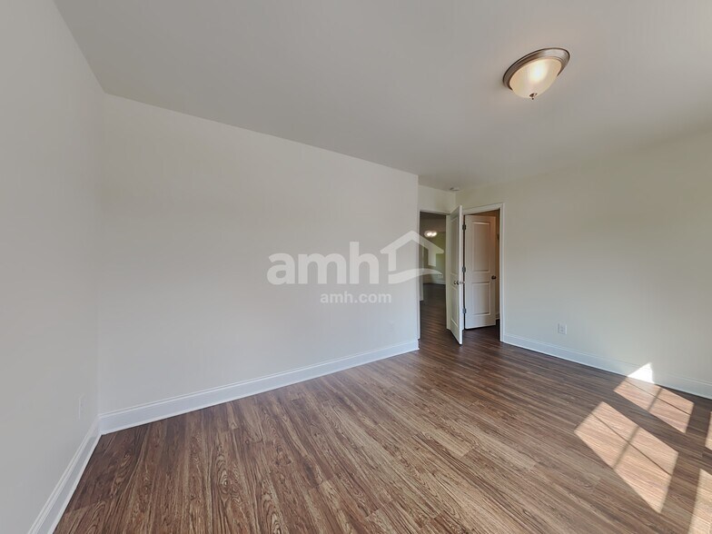Building Photo - 156 Rivulet Dr