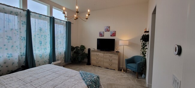 Master Bedroom (High Ceiling) - 5721 Sterling St