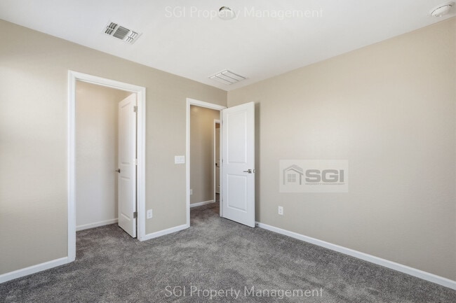 Building Photo - 17851 W Daley Ln