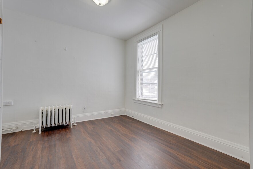 Building Photo - 1102 Sunset Ave