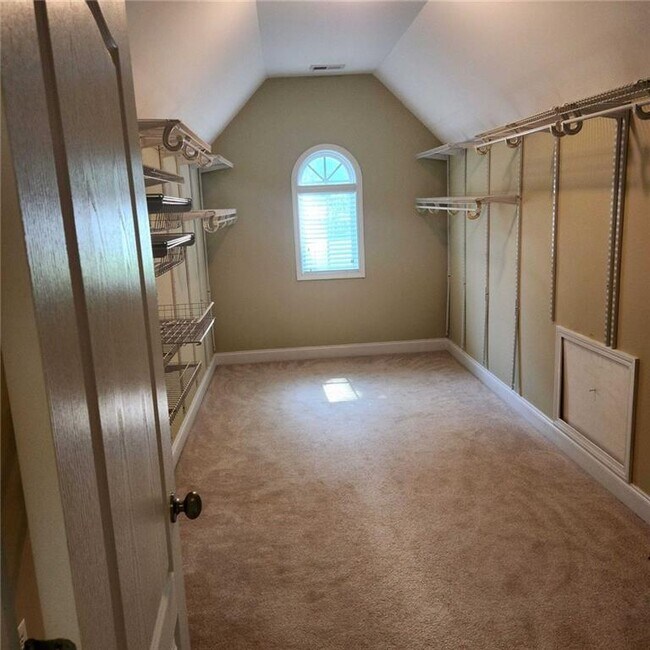 Building Photo - 635 Syreeta Ln