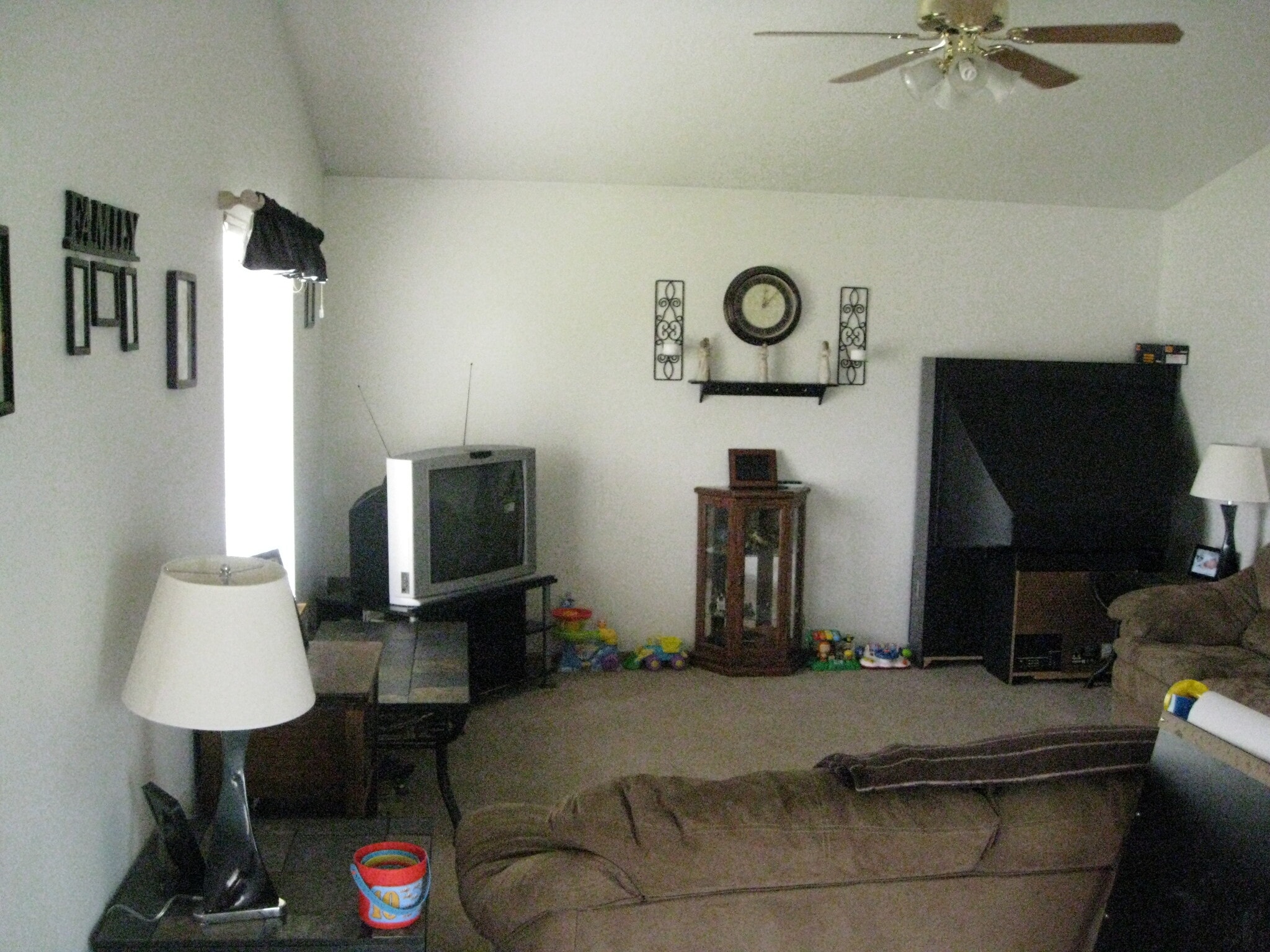 Building Photo - 4613 Twain St