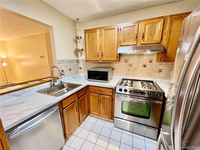 Building Photo - 25 Lexington Hills Rd