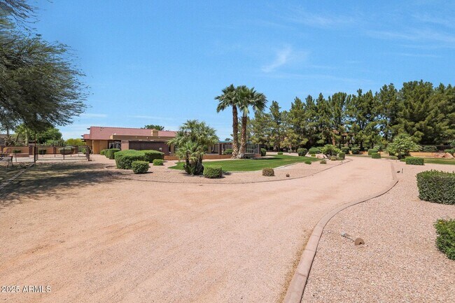 Building Photo - 10825 N 85th Pl