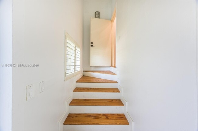 Building Photo - 3911 Ponce de Leon Blvd